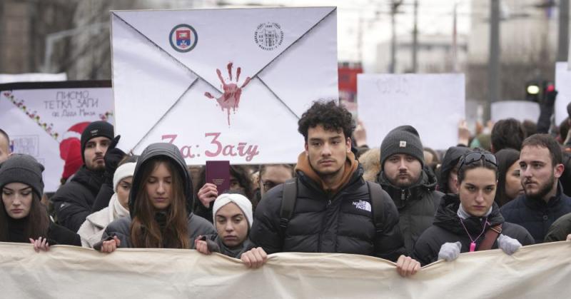 A főváros szívében az egyetemisták tizenöt percre megállították a forgalmat, ezzel figyelmet irányítva egy fontos ügyre.