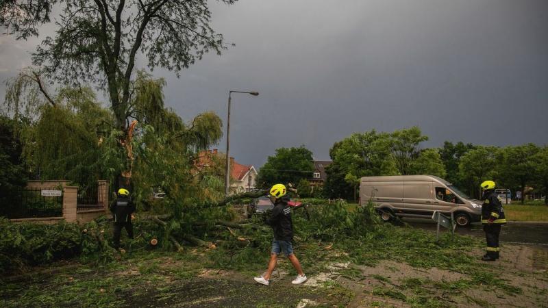 Itt az újabb fordulópont! Szélviharok és jéggolyók zúdulhatnak Hajdú-Biharra, ahogy a zivatarok közelednek! A figyelmeztetés már megérkezett!