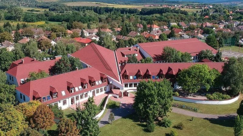 Új színekbe öltözik a Pásztorvölgyi iskola!