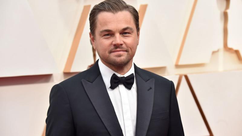 Az interneten elterjedt egy híresztelés, miszerint Leonardo DiCaprio és Vittoria Ceretti eljegyeztek egymásnak, azonban ez a hír nem más, mint egy jól megfogalmazott átverés. A társadalmi média világában az ilyen hamis információk gyorsan terjednek, és so