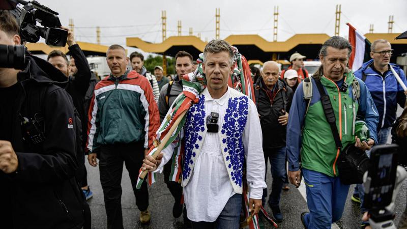 Az RMDSZ véleménye szerint Magyar Péter saját magát minősíti azzal, hogy kémnek bélyegzi az erdélyi magyar érdekvédelmi szervezetet.