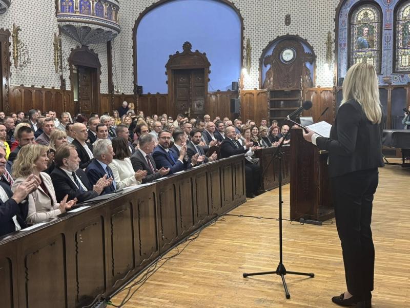 Magyar Levente: Egy évtized, ami meghatározta a vajdasági jövőt | Vajdaság MA

A vajdasági táj, mely gazdag kultúrával és sokszínű hagyományokkal bír, az utóbbi tíz évben jelentős átalakulásokon ment keresztül. Az elmúlt évtized eseményei és fejleményei n