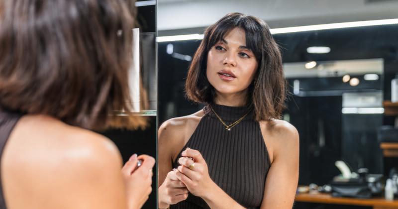 Ez az ősz legtrendibb frizurája – az egérfazon nemcsak fiatalít, hanem dúsítja is a hajkoronát. Tedd egyedivé a megjelenésedet ezzel a stílusos választással!