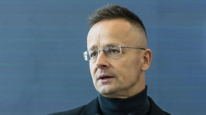 Szijjártó Péter hangsúlyozta, hogy Magyarország jövője a családok megerősítésén múlik, hiszen csakis így érhetjük el az ország igazi erejét. A családok támogatása és megerősítése kulcsfontosságú lépés a nemzet fejlődésében, amely segít biztosítani a társa