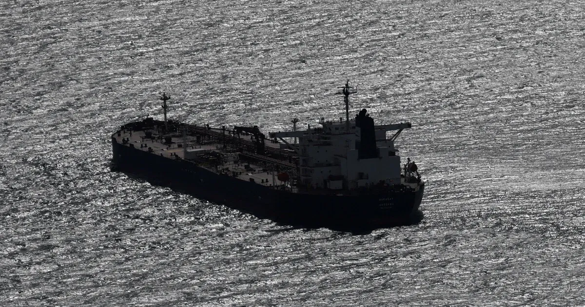 A kínai állami vállalatok döntése értelmében leállítják az orosz olaj behajóztatását.