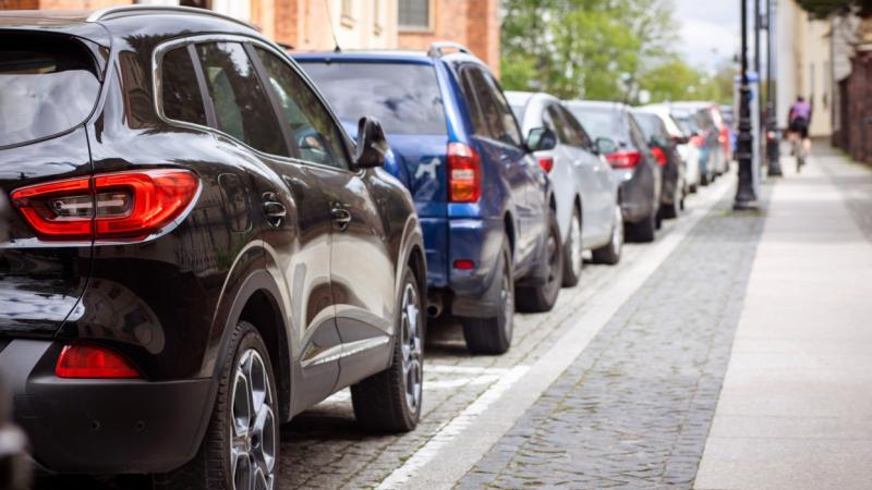 A Kúria döntése gyökeresen átalakítja a vidéki nagyváros parkolási rendszerét: megszűnik a fizetős parkolás, ami jelentős hatással lesz a helyiek mindennapi életére - Pénzcentrum.