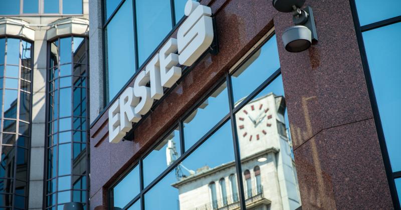 Az Erste Banknál leállás várható, és ezáltal az utalások lebonyolítása is szünetelni fog.