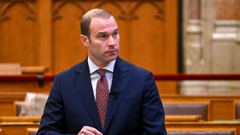 Hamarosan elérkezik az idő, amikor végre pontot tesznek a 14. havi nyugdíj kérdésére.