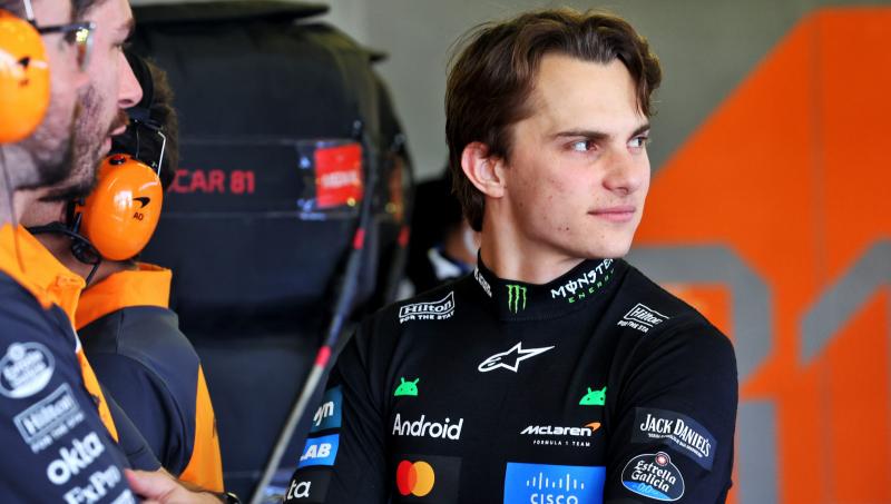 Steiner: Piastrinak jót tenne a váltás | M4 Sport

Steiner véleménye szerint Oscar Piastrának hasznos lenne, ha csapatot váltana. A szakember úgy gondolja, hogy a fiatal pilóta új kihívásokkal gazdagodhatna, amelyek segíthetnék a fejlődését és a versenyte