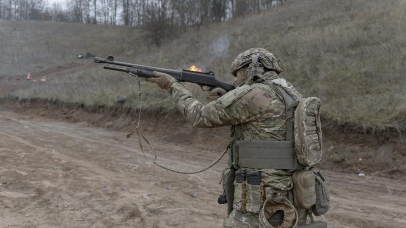 Aggodalommal tekint a befolyásos ukrán politikus a jelenlegi békefeltételek alakulására, hiszen attól tart, hogy ezek a megállapodások valójában egy újabb konfliktus kezdetét jelenthetik.